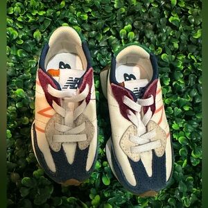 New Balance 327 White/Multicolor PS327HH1 Pre-School Size 5